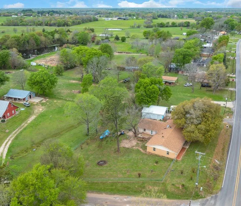 542 S Houston Street, Edgewood TX 75117