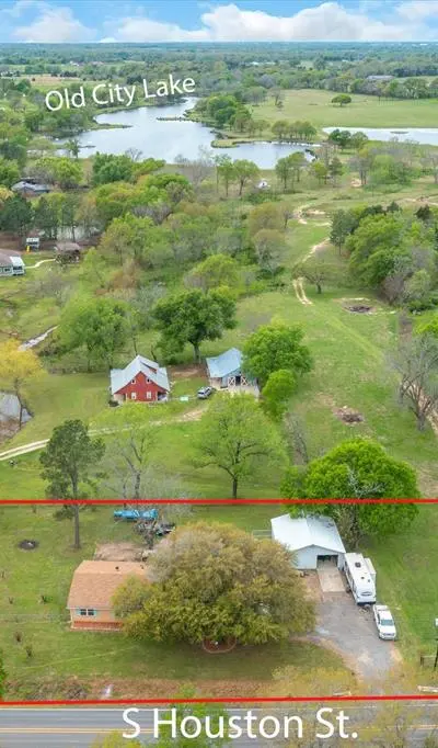 542 S Houston Street, Edgewood TX 75117 - Photo 2