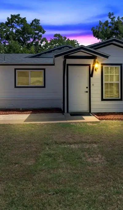 1305 Hadley Drive, Arlington TX 76011 - Photo 4