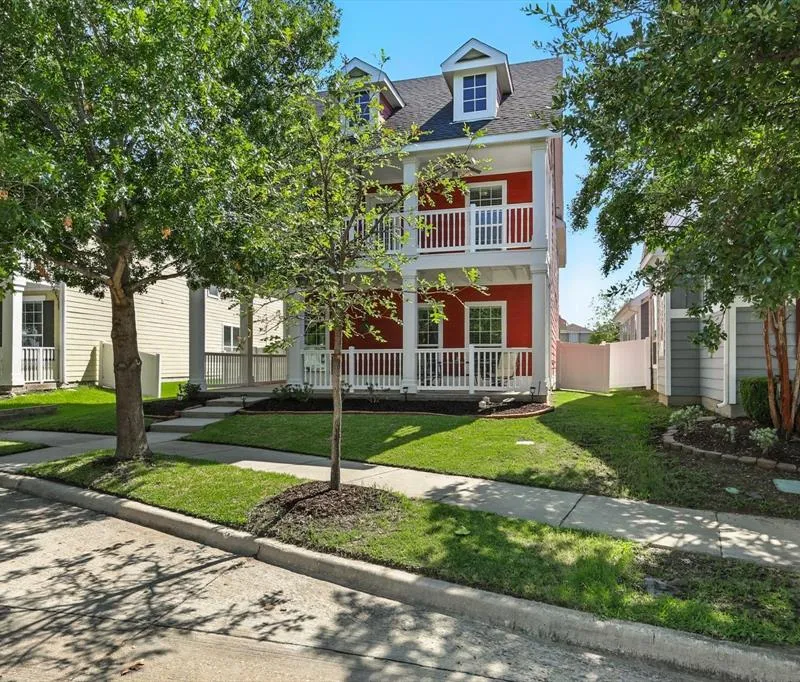 1624 Sea Pines Drive, Savannah TX 76227