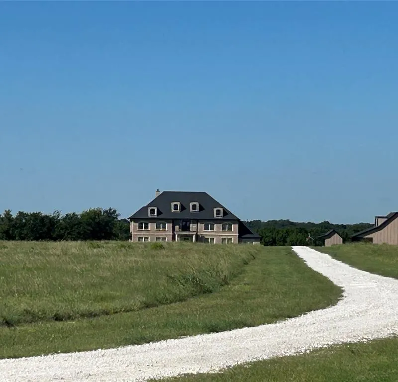 5676 County Road 206, Grandview TX 76050