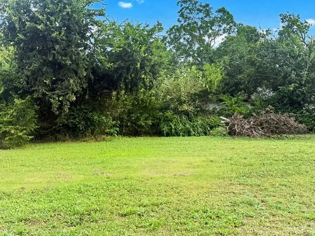 210 Carrie Mabrie Street, Trenton TX 75490