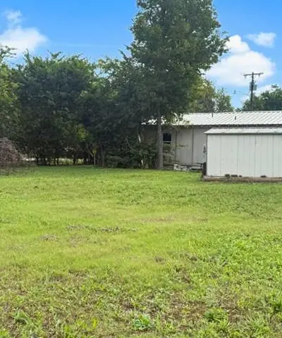 210 Carrie Mabrie Street, Trenton TX 75490 - Photo 2