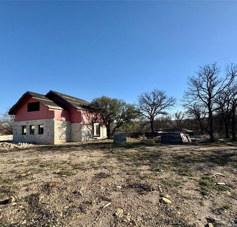 229 W Bluff Lane, Millsap TX 76066