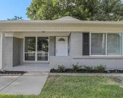 2023 Menefee Street, Arlington TX 76010 - Photo 2
