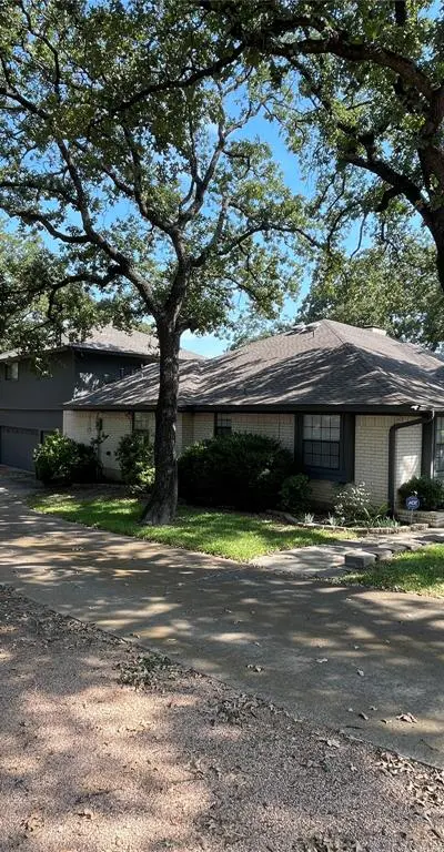 2201 Adams Drive, Arlington TX 76011 - Photo 3