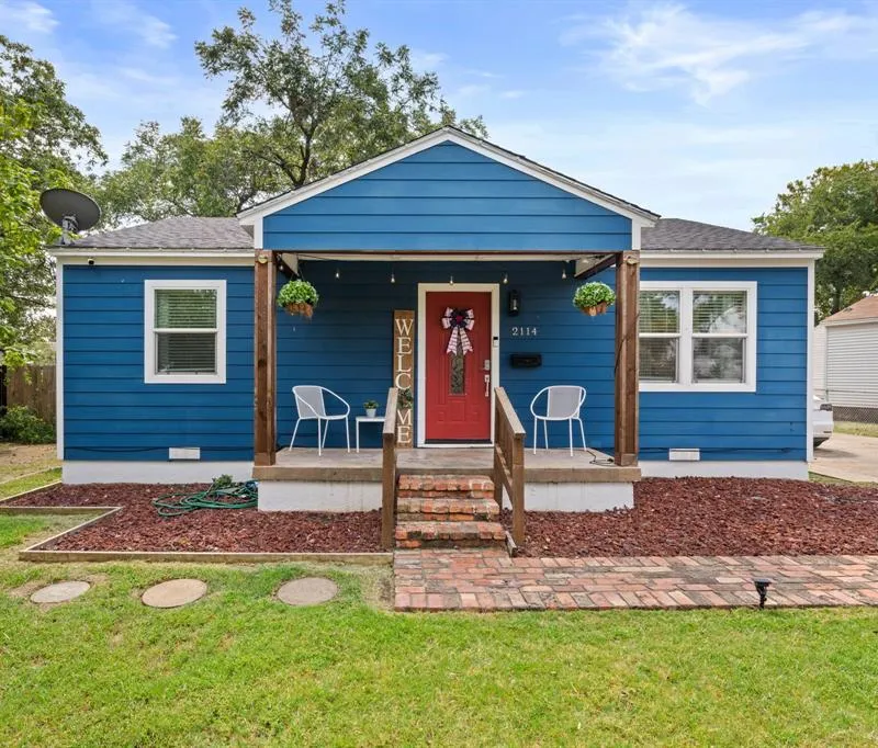 2114 Engle Avenue, Dallas TX 75224