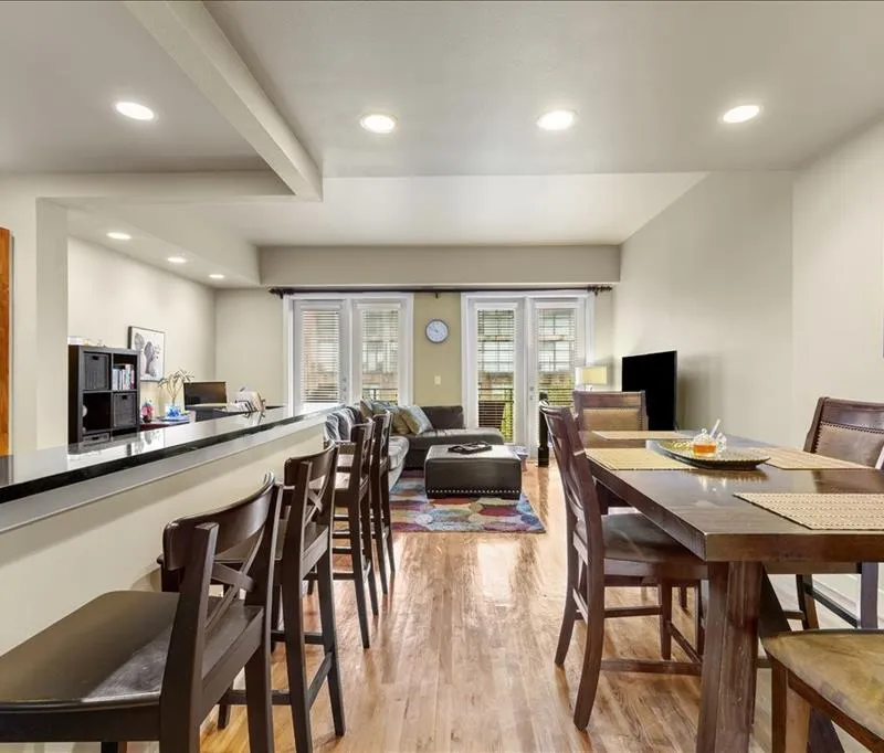 5055 Addison Circle # 427, Addison TX 75001