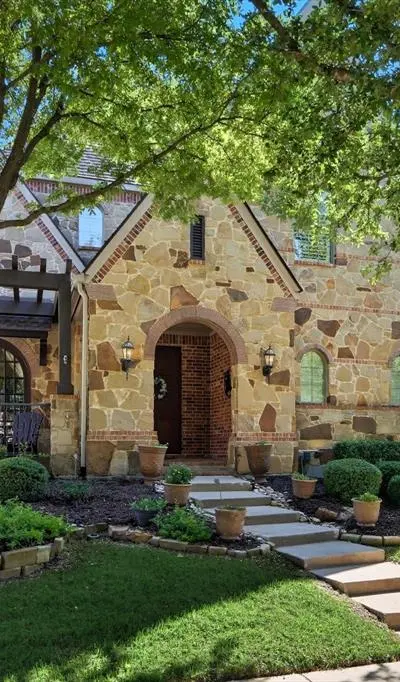 9040 Charles Street, Lantana TX 76226