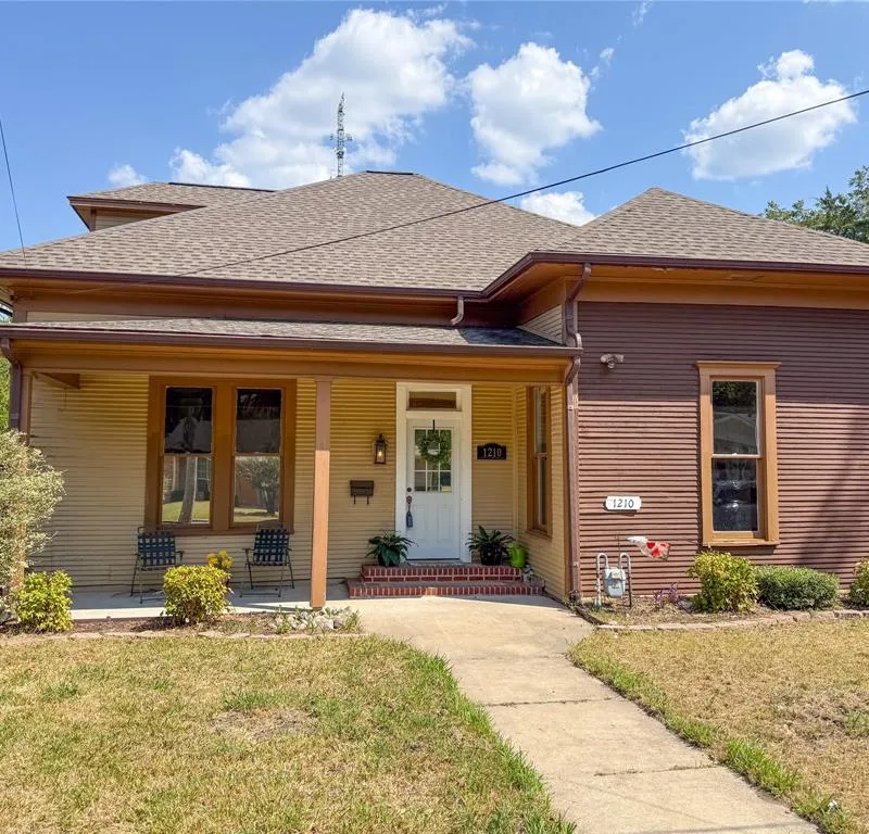 1210 Monroe Street, Commerce TX 75428