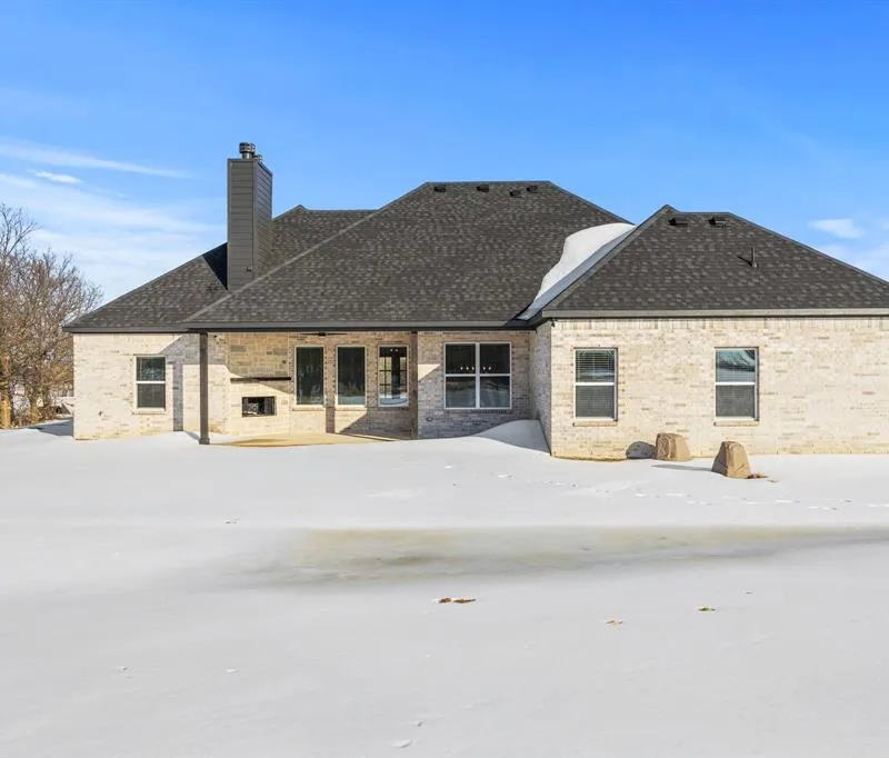 73 Dove Landing Road, Valley View TX 76272