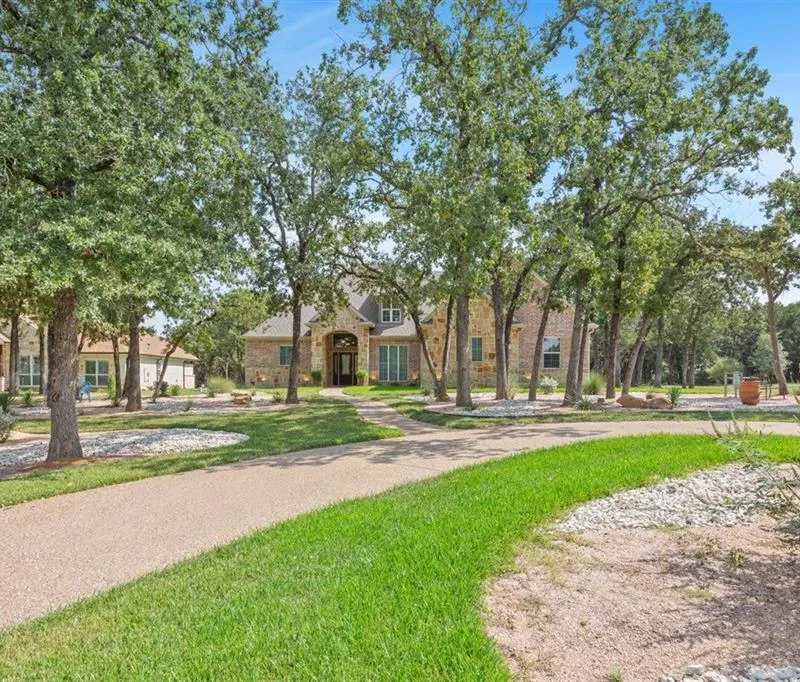 1092 Century Oaks Drive, China Spring TX 76633