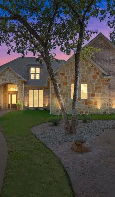 1092 Century Oaks Drive, China Spring TX 76633 - Photo 5