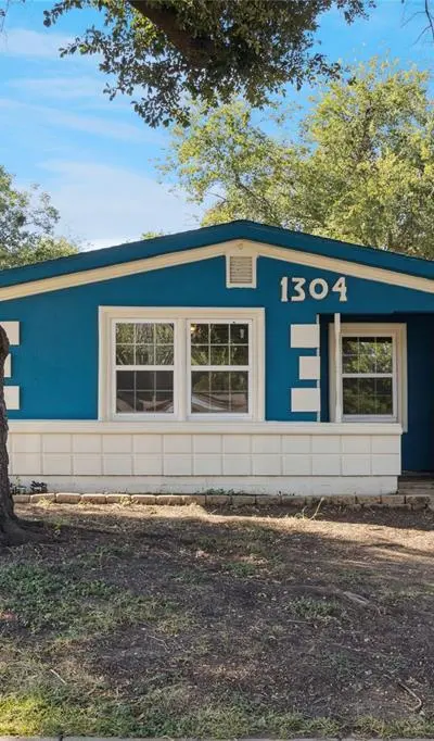 1304 E Lovers Lane, Arlington TX 76010