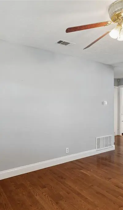 1304 E Lovers Lane, Arlington TX 76010 - Photo 4