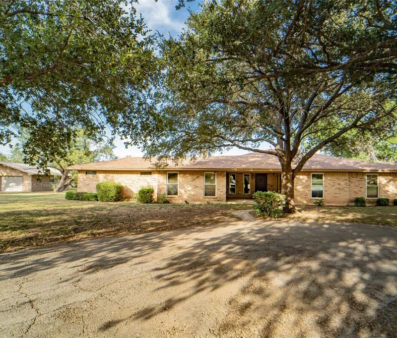 2 London Lane, Breckenridge TX 76424