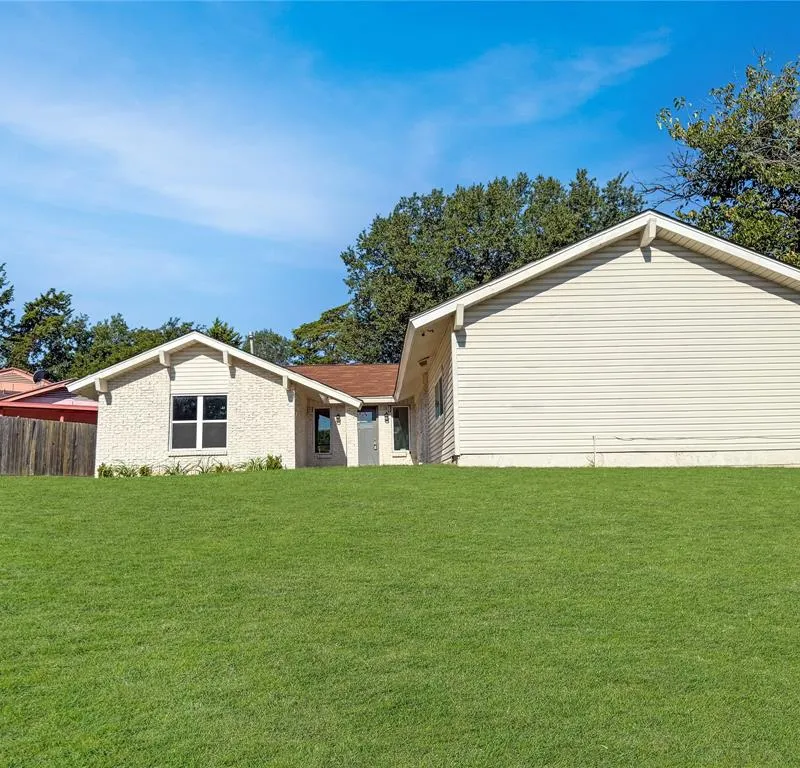 3549 Rio Grande Circle, Dallas TX 75233