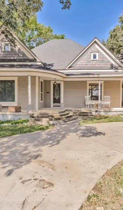 209 N Wickham Street, Alvord TX 76225