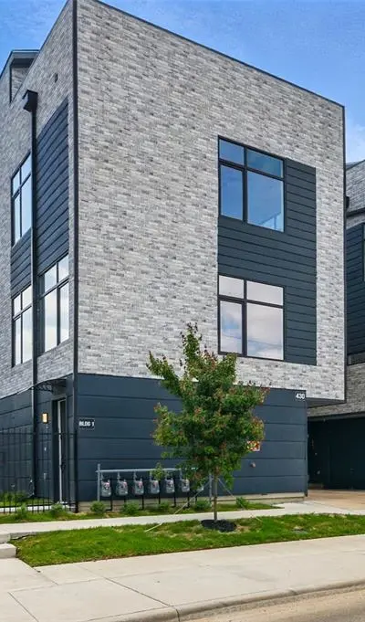430 E 8th, Dallas TX 75203 - Photo 2