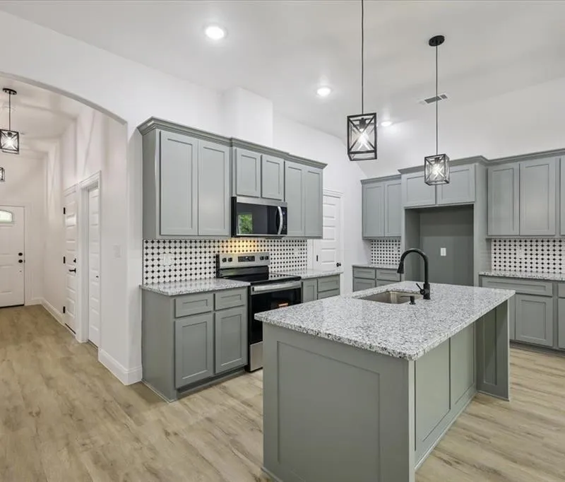 111 N Oak Street, Ector TX 75439