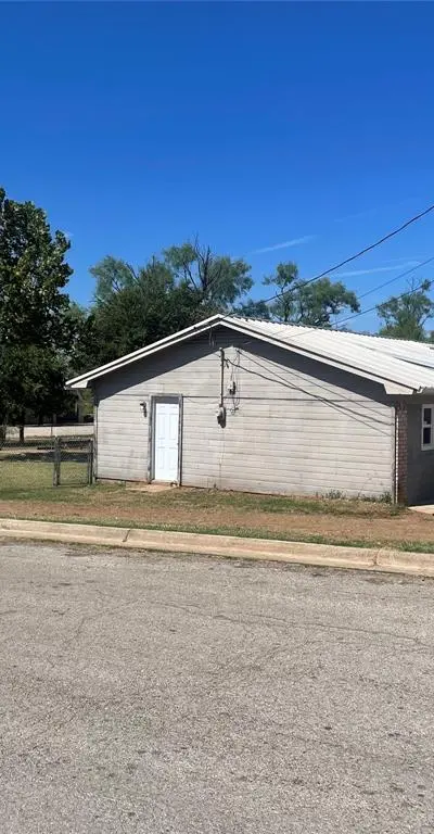 306 S Old Caddo Avenue, Breckenridge TX 76424 - Photo 4