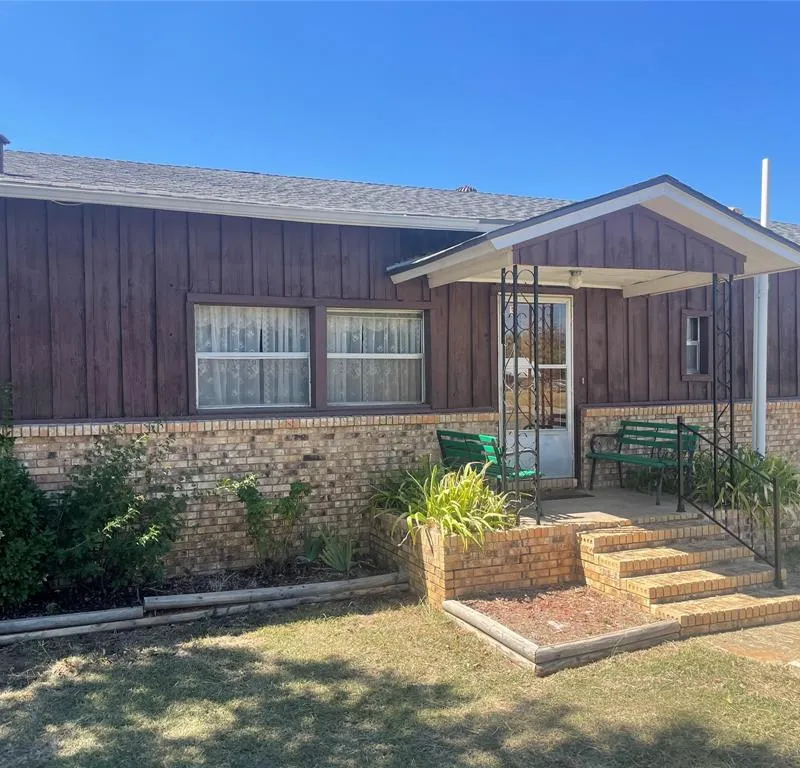 615 N Harvey Street, Breckenridge TX 76424