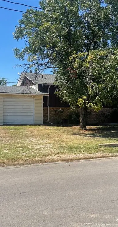 615 N Harvey Street, Breckenridge TX 76424 - Photo 2