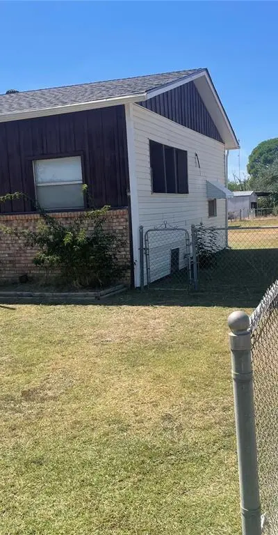615 N Harvey Street, Breckenridge TX 76424 - Photo 4