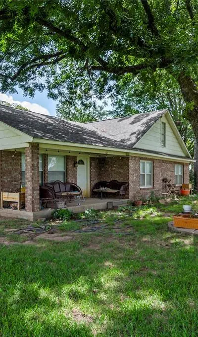 102 N Mesquite Street, Paradise TX 76073 - Photo 2