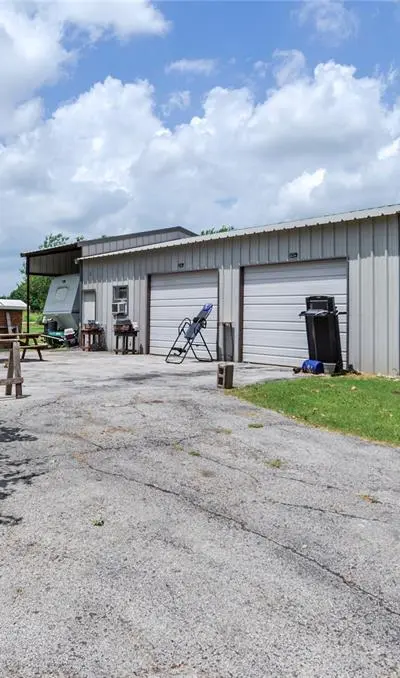 102 N Mesquite Street, Paradise TX 76073 - Photo 4