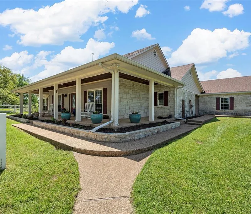 465 Austin Hines Drive, China Spring TX 76633