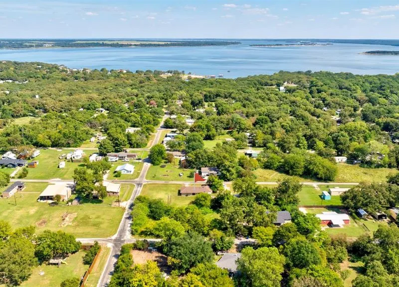 373 Old Shawnee Trl Drive, Gordonville TX 76245