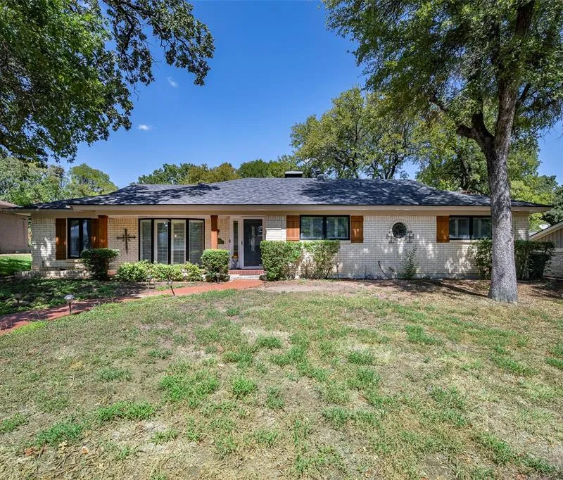 5017 Boulder Lake Road, Fort Worth TX 76103