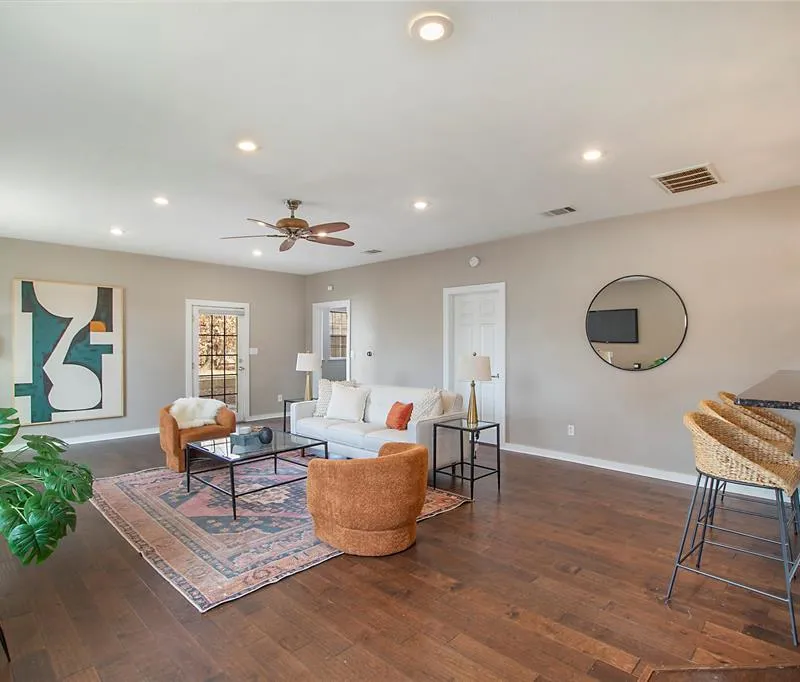 1519 Lansford Avenue, Dallas TX 75224
