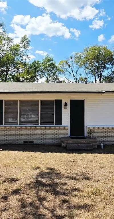 525 Maple Street, Commerce TX 75428
