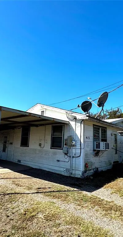 413 E Locust Street, Whitewright TX 75491 - Photo 2