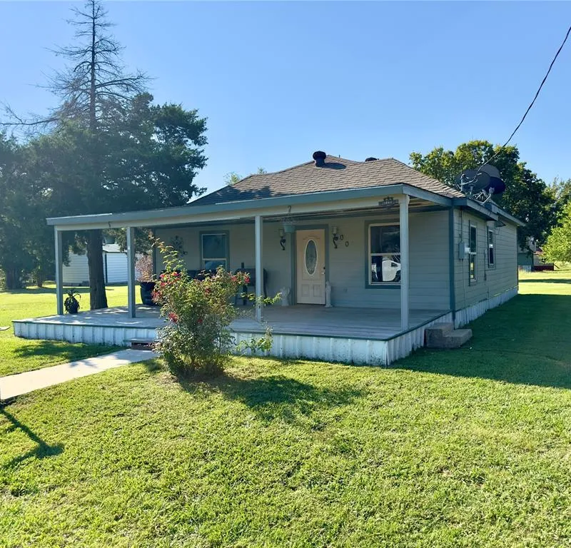 200 E South Street, Trenton TX 75490