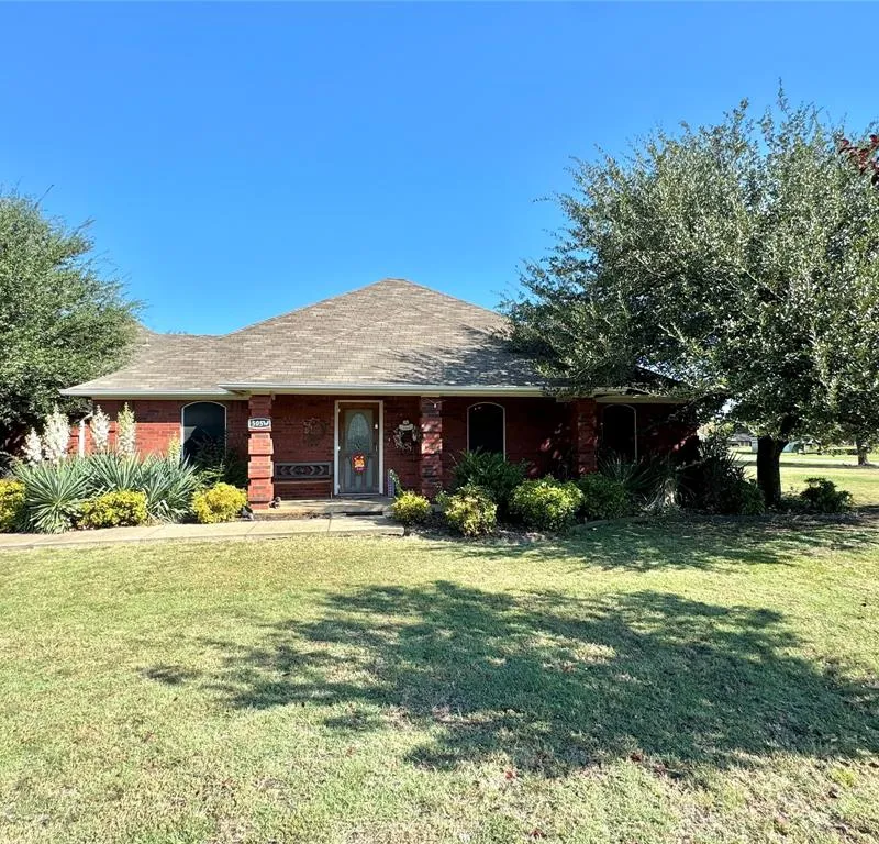 505 W 3rd Street, Dodd City TX 75438