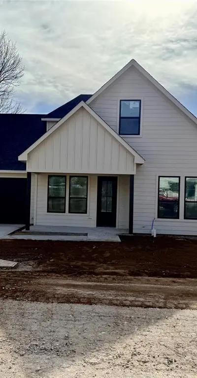 203 W Cherry Street, Nocona TX 76255