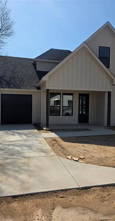 203 W Cherry Street, Nocona TX 76255 - Photo 2