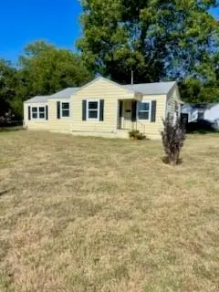 1451 Greenbrier Drive, River Oaks TX 76114