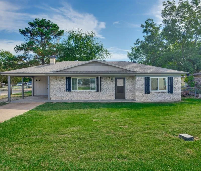 130 Wright Drive, Blossom TX 75416