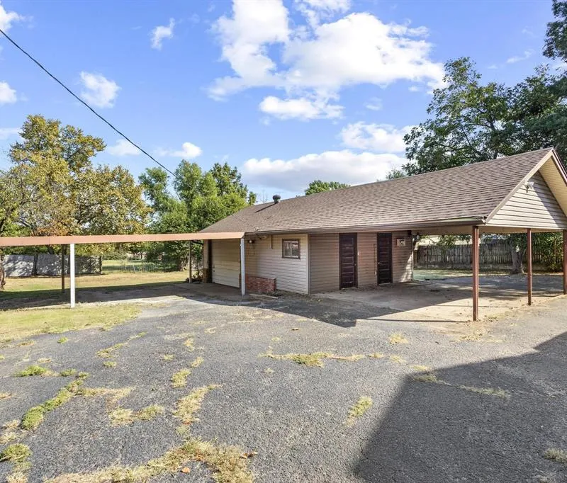 302 W Main Street, Honey Grove TX 75446