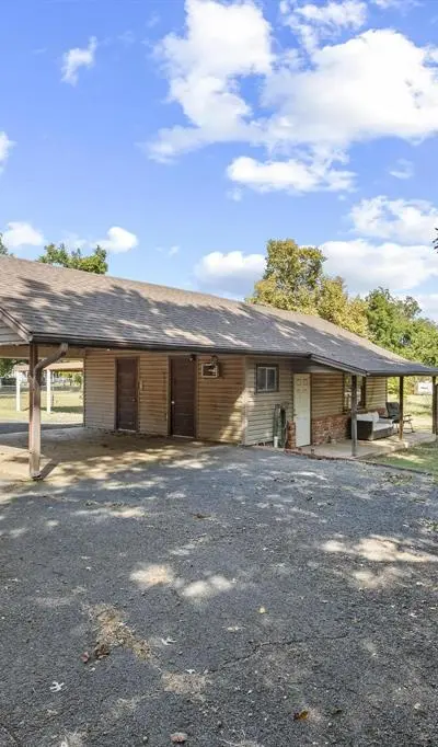 302 W Main Street, Honey Grove TX 75446 - Photo 2