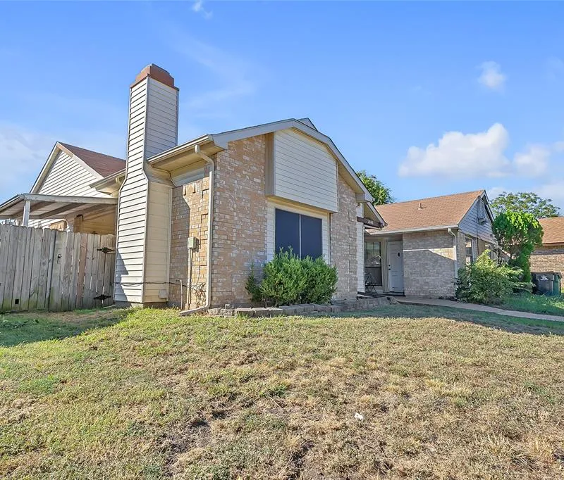 2440 Sunflower Drive, Arlington TX 76014