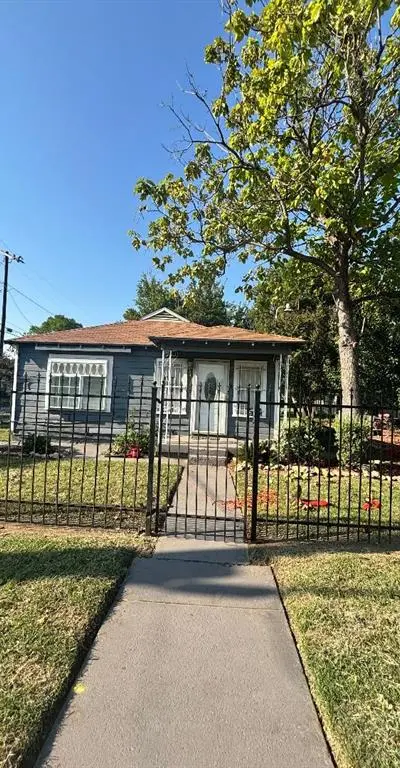 3801 E Berry Street, Fort Worth TX 76105