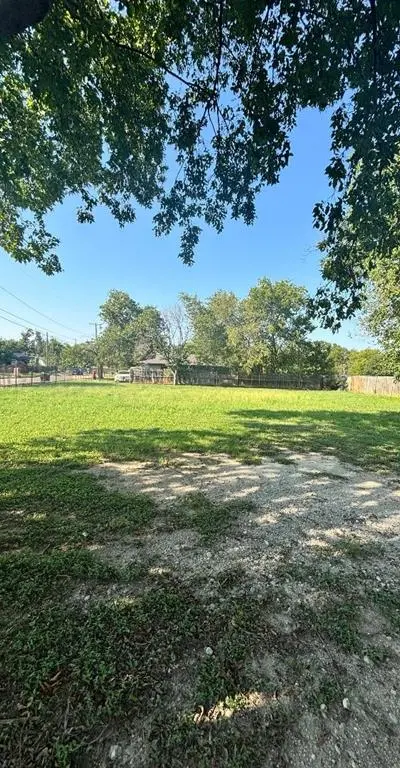 3801 E Berry Street, Fort Worth TX 76105 - Photo 5
