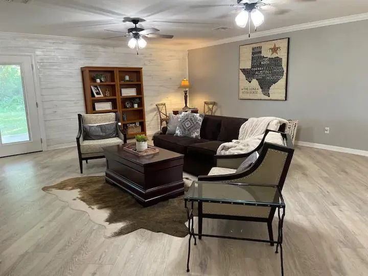 1402 Posey Brewer Road, Sunset TX 76270