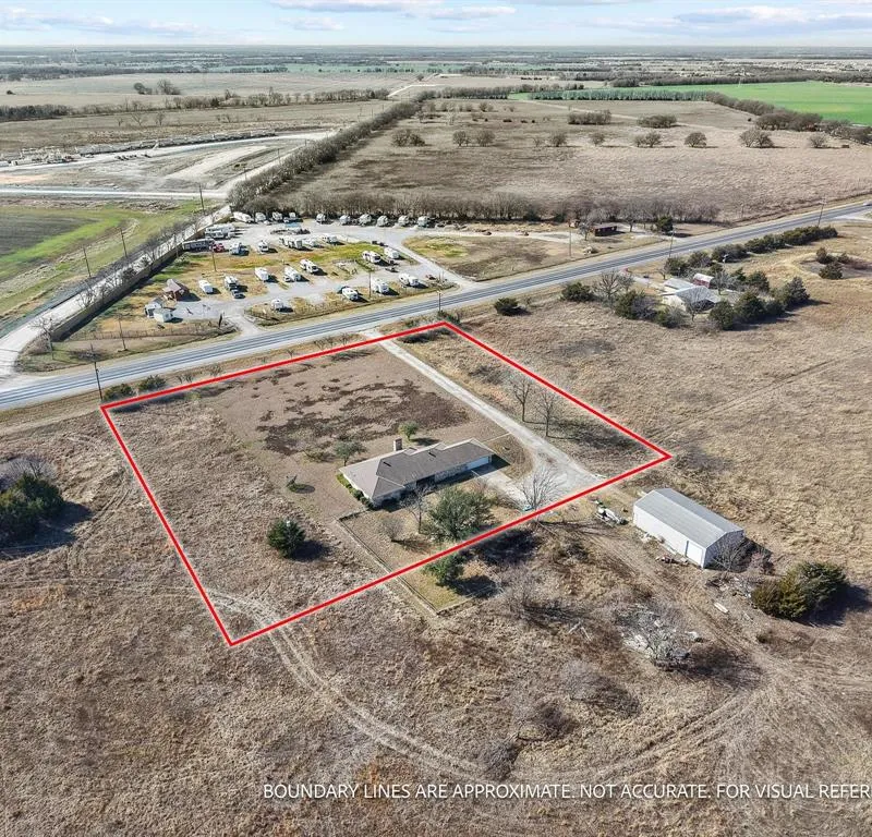 10492 US Highway 69, Trenton TX 75490