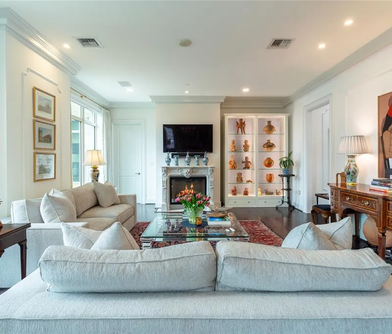 2525 N PEARL Street # 1004, Dallas TX 75201